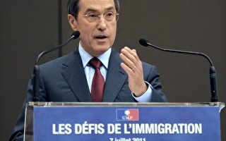 法国内政部长大砍移民工作机会