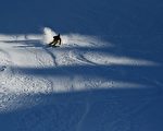 組圖：瓦納卡直升機滑雪挑戰賽 極限激情
