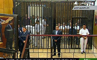 穆巴拉克在开罗受审 或判死刑