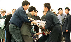 长期遭酷刑折磨 朝鲜族教师离世