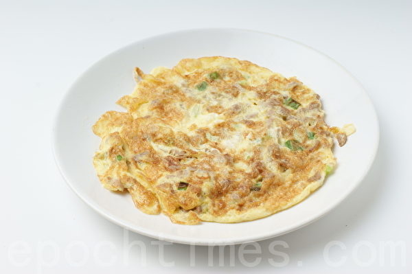 萝卜干煎蛋(也叫做“菜脯煎蛋”)。(江柏逸/大纪元)