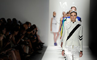 組圖：紐約奔馳時裝週 2012年春裝清新俏麗