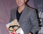 宥勝遠赴澳洲拍攝寫真發現,當地生態因為污染問題而受到影響。(攝影:黃宗茂/大紀元)