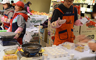 【圖片新聞】韓亞龍秋日慶典 請顧客品嚐日本風味小吃