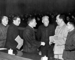 摄于1962年中共七千人大会，该会是为毛泽东大跃进失败收拾烂摊子。中共1982年发放这张照片是为邓小平，陈云造势。（网络图片）