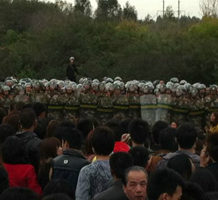 广东又爆发抗议 汕头3万人占镇政府堵高速遭镇压