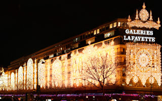充滿聖誕節日氣氛的巴黎Galeries la Fayette