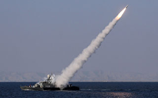 伊朗在霍尔木兹海峡试射中程导弹