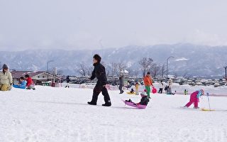 日本滑雪胜地吸引年轻人