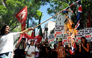 阿根廷人在英國使館前示威 要求斷交