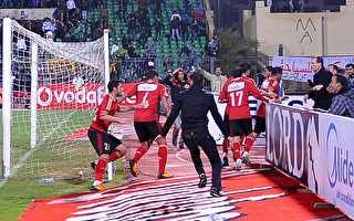 埃及爆发足球暴力 75人死千人伤