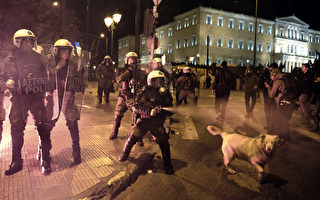 欧元财长审希腊二次贷款 雅典千人抗议