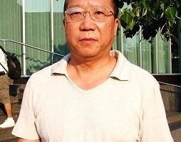 卞和祥:刘醇逸竞选财务主管侯佳被捕 警示亲共侨团