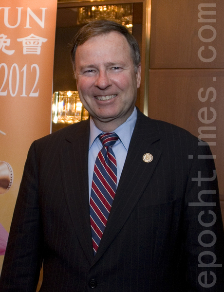 美国国会议员Doug Lamborn表示,“我也会向所有的国会议员推荐这台晚会。”(摄影﹕李莎/大纪元) 美国国会议员Doug Lamborn表示,“我也会向所有的国会议员推荐这台晚会。”(摄影﹕李莎/大纪元)