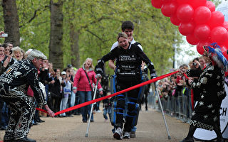 英身障选手创举 16天完成马拉松