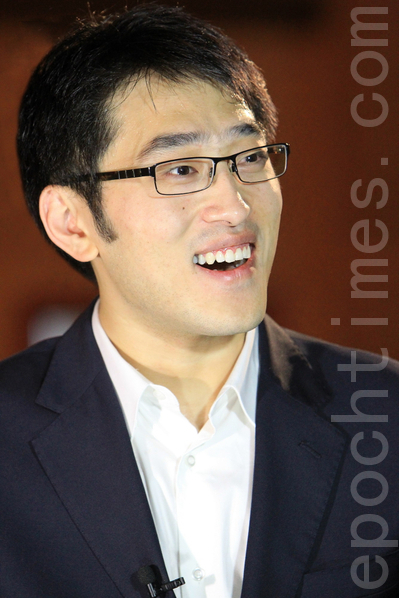 曾在北京舞蹈学院专修中国古典舞,获第七届桃李杯3人舞一等奖、第五届山东省舞蹈比赛独舞一等奖的古韵。(摄影:陈明/大纪元) 曾在北京舞蹈学院专修中国古典舞,获第七届桃李杯3人舞一等奖、第五届山东省舞蹈比赛独舞一等奖的古韵。(摄影:陈明/大纪元)