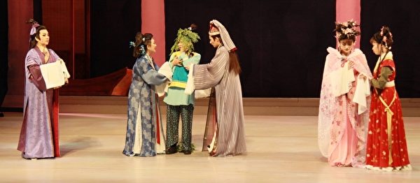 歌仔戲《碧桃花開》唐美雲劇照(圖/唐美雲提供) 歌仔戲《碧桃花開》唐美雲劇照(圖/唐美雲提供)