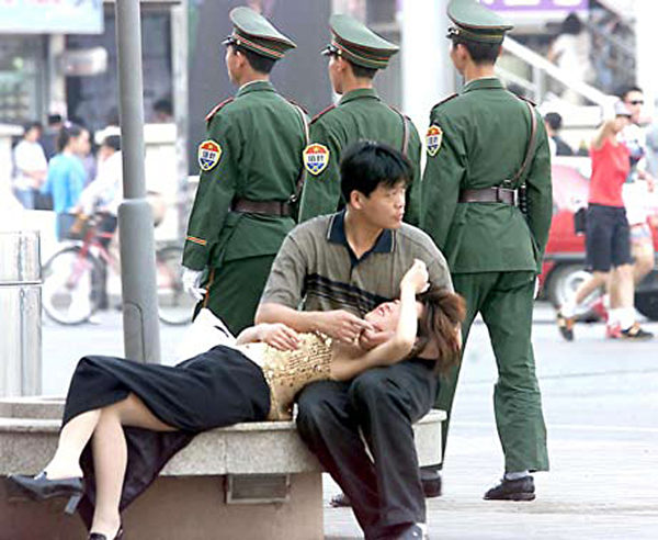 历史证明,性的全面堕落是一个民族走向覆灭的先兆。(AFP) 历史证明,性的全面堕落是一个民族走向覆灭的先兆。(AFP)