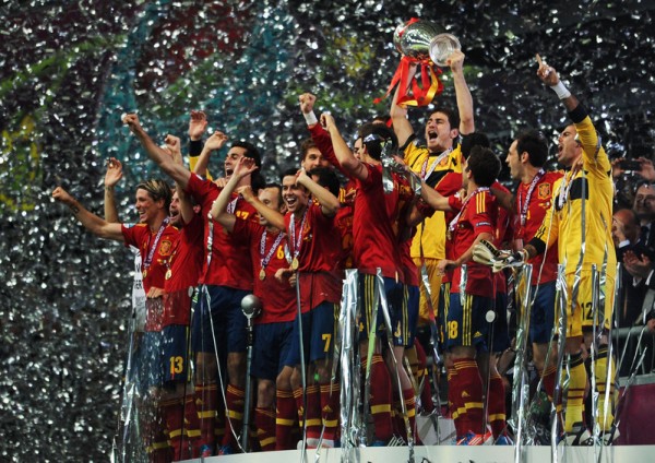 2012年欧洲杯决赛,西班牙4:0完胜意大利成功卫冕。(Jasper Juinen/Getty Images) 2012年欧洲杯决赛,西班牙4:0完胜意大利成功卫冕。(Jasper Juinen/Getty Images)