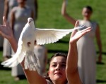 和平鴿一直被看作和平、自由的使者，每每被放飛在奧運會的大型儀式上，飛翔的白鴿傳遞著團結、和平、共進的奧運精神。（Milos Bicanski/Getty Images）