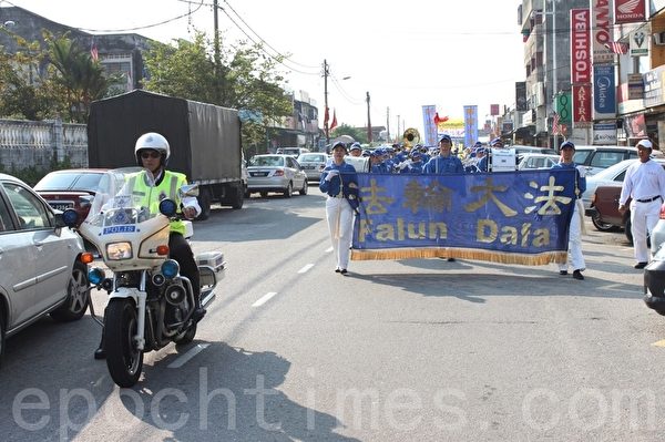 马来西亚退党服务中心希望通过多次的声援三退活动,能让更多国人了解真相。(摄影:滕飞/大纪元) 马来西亚退党服务中心希望通过多次的声援三退活动,能让更多国人了解真相。(摄影:滕飞/大纪元)