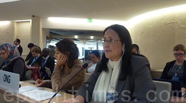 一些国家及国际机构的代表感谢大纪元在21届联合国人权理事会上曝光中共活摘法轮功学员器官罪恶,并邀约大纪元总编辑郭君等了解关于中共活摘法轮功学员器官的更深入情况,及商议如何能促成国际社会尽快采取制止行动的帮助方式。图为全球大纪元总编辑郭君9月17日在联合国万国宫27届人权理事会会场。(大纪元资料图片) 一些国家及国际机构的代表感谢大纪元在21届联合国人权理事会上曝光中共活摘法轮功学员器官罪恶,并邀约大纪元总编辑郭君等了解关于中共活摘法轮功学员器官的更深入情况,及商议如何能促成国际社会尽快采取制止行动的帮助方式。图为全球大纪元总编辑郭君9月17日在联合国万国宫27届人权理事会会场。(大纪元资料图片)