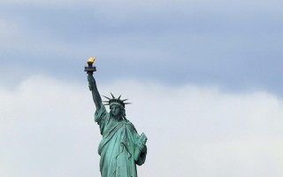 纽约自由女神像修缮一年 28日重开放