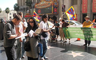 西藏真相火炬抵洛杉矶 海外藏人好莱坞征签