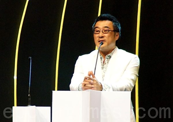 近年已鲜少现身颁奖礼的李宗盛,难得出席了这次的娱协奖颁奖礼。(摄影:杨晓慧/大纪元) 近年已鲜少现身颁奖礼的李宗盛,难得出席了这次的娱协奖颁奖礼。(摄影:杨晓慧/大纪元)