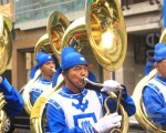 退休教职员蔡明仁投入天国乐团6年，经常随团表演，足迹踏遍台湾各大城市。（摄影：郭益昌/大纪元）