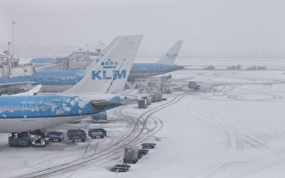 荷蘭降大雪 逾百航班取消
