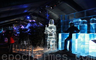 组图：伦敦圣诞“神奇冰之王国”冰雕展
