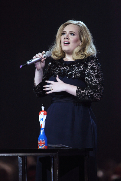 阿黛尔成2012年美国告示牌音乐奖大赢家。(图/Getty Images) 阿黛尔成2012年美国告示牌音乐奖大赢家。(图/Getty Images)