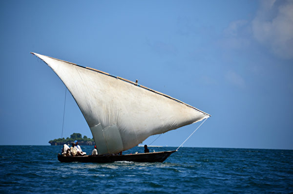 桑吉巴岛海上帆船。(GABRIEL BOUYS/AFP) 桑吉巴岛海上帆船。(GABRIEL BOUYS/AFP)