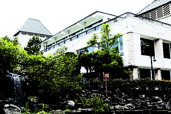巧克力云庄位于苗栗大湖水尾坪。(图:苗栗县政府国际文化观光局提供) 巧克力云庄位于苗栗大湖水尾坪。(图:苗栗县政府国际文化观光局提供)