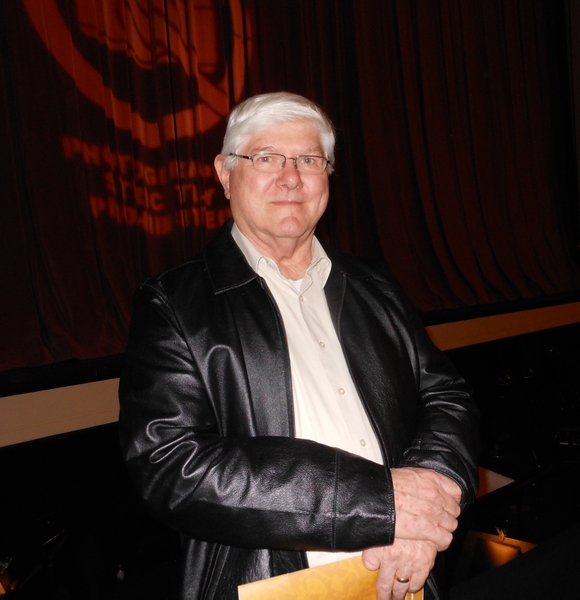 金融规划师Robert Kinne 先生欣喜不已,非常感谢神韵把当今中国发生的故事展现给观众。(摄影:唐仪/大纪元 金融规划师Robert Kinne 先生欣喜不已,非常感谢神韵把当今中国发生的故事展现给观众。(摄影:唐仪/大纪元