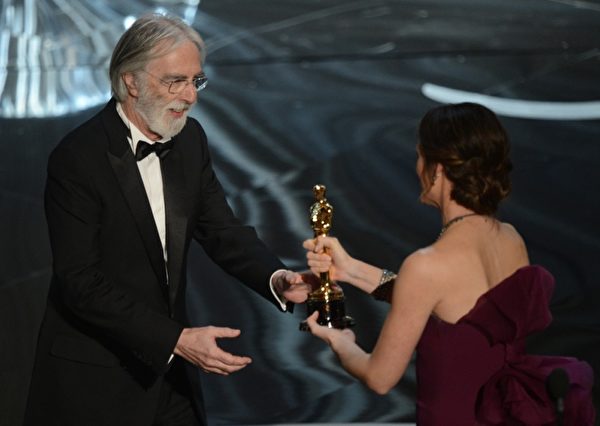 Michael Haneke凭借《爱‧慕》毫无悬念地荣获最佳外语片奖。 (图/ROBYN BECK/AFP/Getty Images) Michael Haneke凭借《爱‧慕》毫无悬念地荣获最佳外语片奖。 (图/ROBYN BECK/AFP/Getty Images)