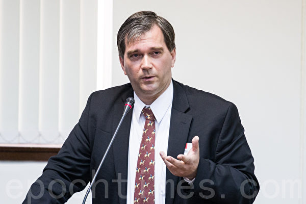 反强制器官摘取医师组织主席托斯顿‧特瑞(Torsten Trey)。(摄影:陈柏州 /大纪元) 反强制器官摘取医师组织主席托斯顿‧特瑞(Torsten Trey)。(摄影:陈柏州 /大纪元)