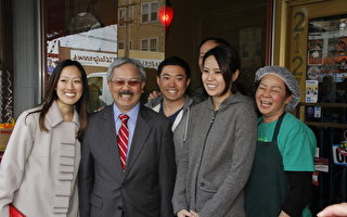 新任旧金山市议员走访商家 市长全程陪同