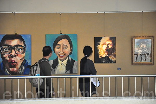 桃园县立南崁高中第十届美术班毕业展。(桃园文化局提供) 桃园县立南崁高中第十届美术班毕业展。(桃园文化局提供)