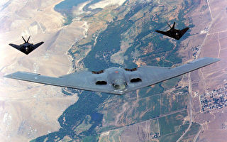 美国B-2隐形轰炸机高调飞抵南韩 震慑北韩