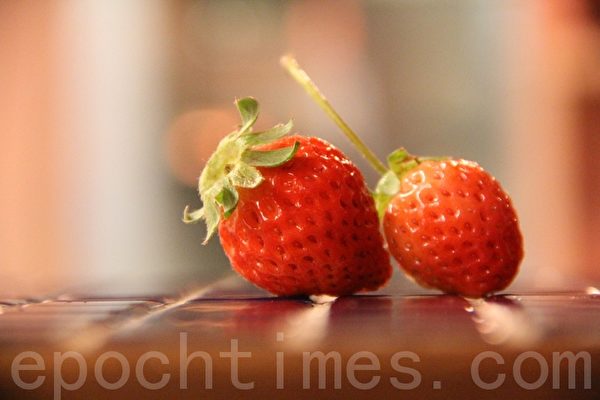 新鮮草莓strawberry(攝影:ALEX/大紀元) 新鮮草莓strawberry(攝影:ALEX/大紀元)