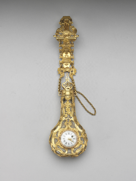 英国 约1765年 腰炼式金镶挂表玻璃鼻烟壶。(台北故宫提供) 英国 约1765年 腰炼式金镶挂表玻璃鼻烟壶。(台北故宫提供)