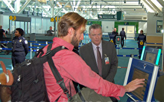 簡化海關檢查 溫哥華機場啟用護照自動檢測儀