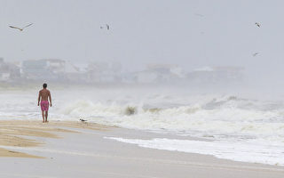 熱帶風暴安德裡亞 襲擊美國佛州西岸