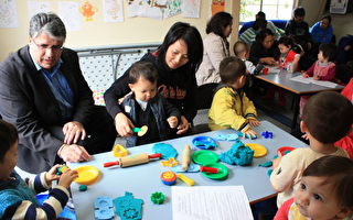 戴瑞斌市为华人家庭开设幼儿活动班