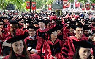 美国持大学学历人数大增 毕业率20年最高