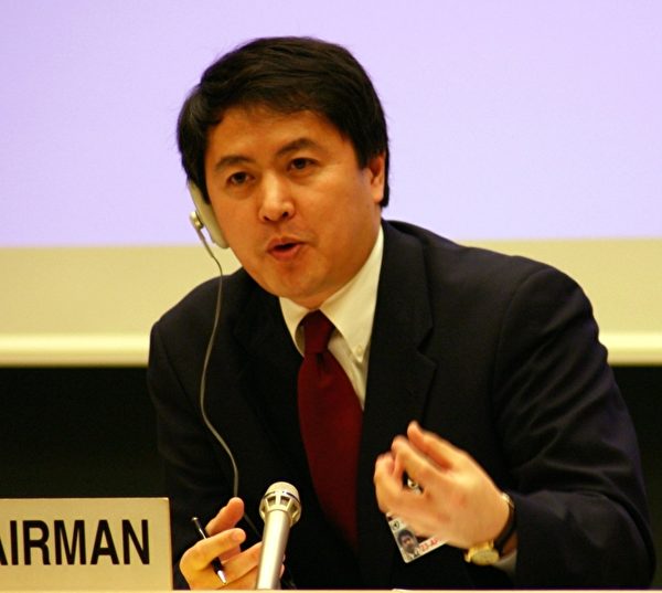 法轮功新闻发言人张而平(大纪元资料库) 法轮功新闻发言人张而平(大纪元资料库)