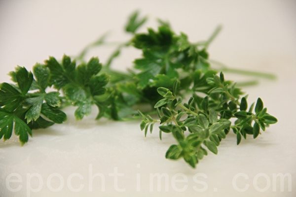 意大利香菜Italian parsley / 柠檬百里香lemon thyme(摄影：ALEX/大纪元)