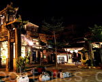 透过周炼的光环境设计后，夜晚的风神庙增添静谧之美。（台南市文化局提供）